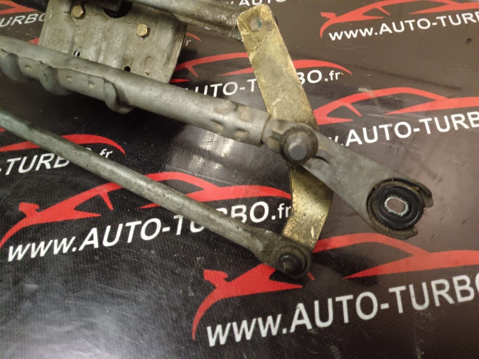 MOTEUR ESSUIE-GLACE AVANT RENAULT SCENIC 2 REFERENCE: 7701056003