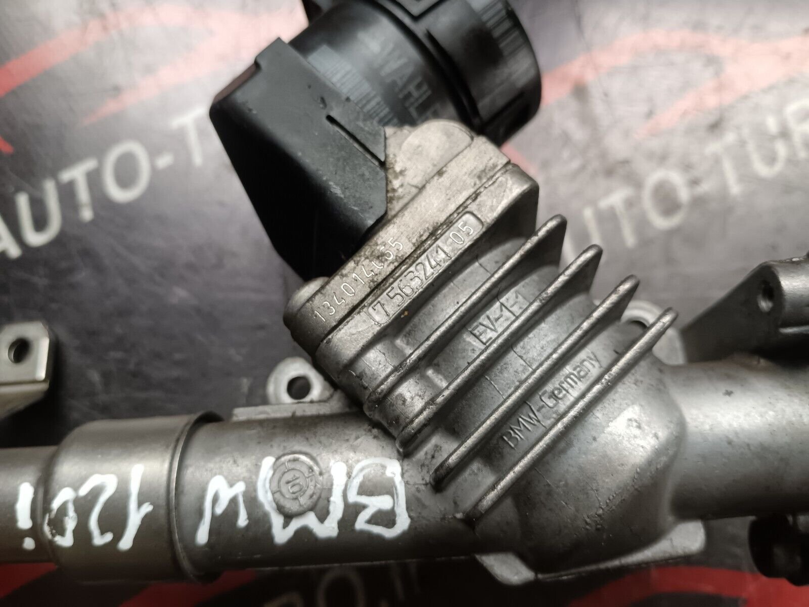 SOUPAPE DE RECIRCULATION EGR VALVE BMW SERIE 1 120i REFERENCE: 7563241