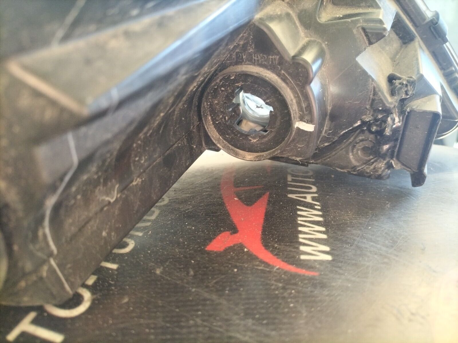 OPTIQUE DE PHARE XENON AVANT GAUCHE PEUGEOT 308 PHASE 2