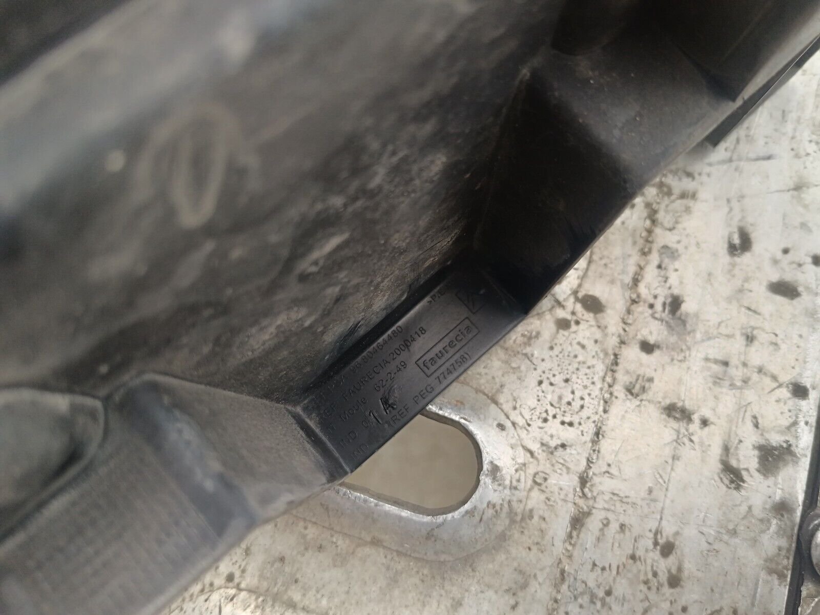 MOULURE ARRIERE CITROEN C4 PICASSO REFERENCE: 9680464480