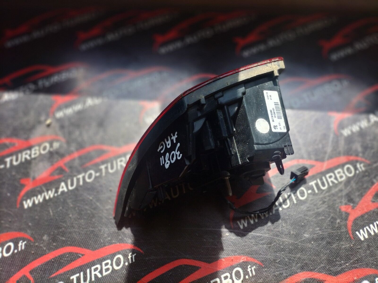 FEUX ARRIERE SECONDAIRE GAUCHE PEUGEOT 308 PHASE 2 9677818380, 81260101