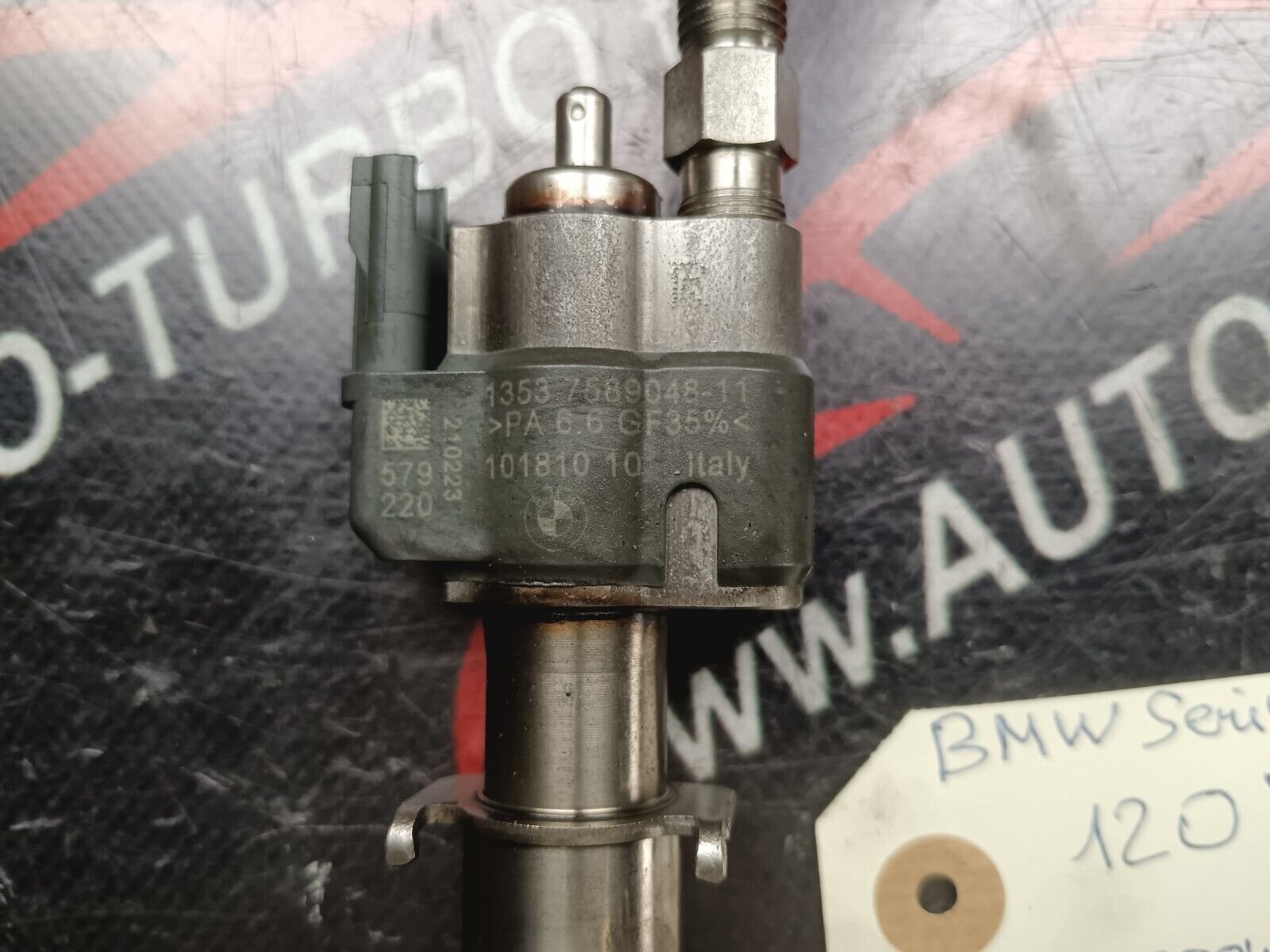 INJECTEUR DE CARBURANT BMW SERIE 1 120i REFERENCE: 7589048