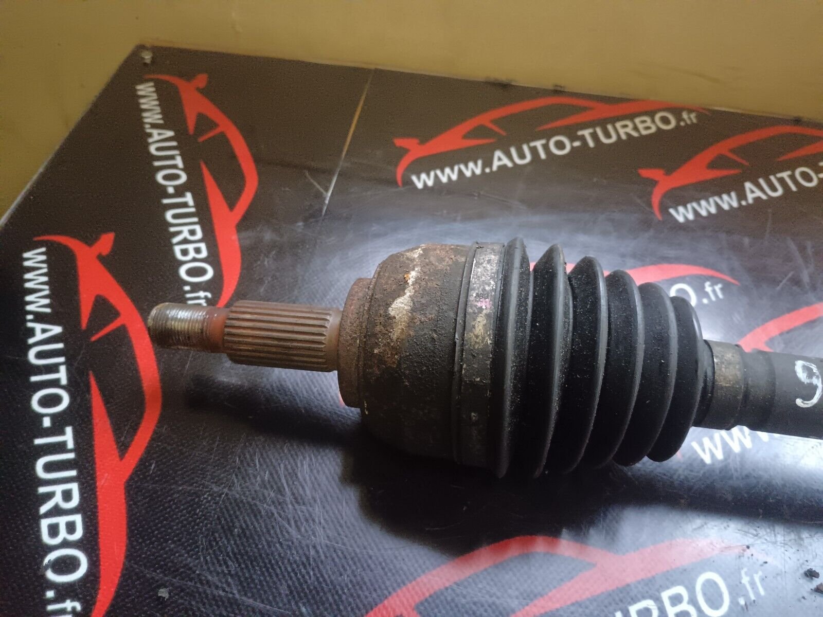 CARDAN AVANT DROIT SCENIC 2 REFERENCE: 8200472158