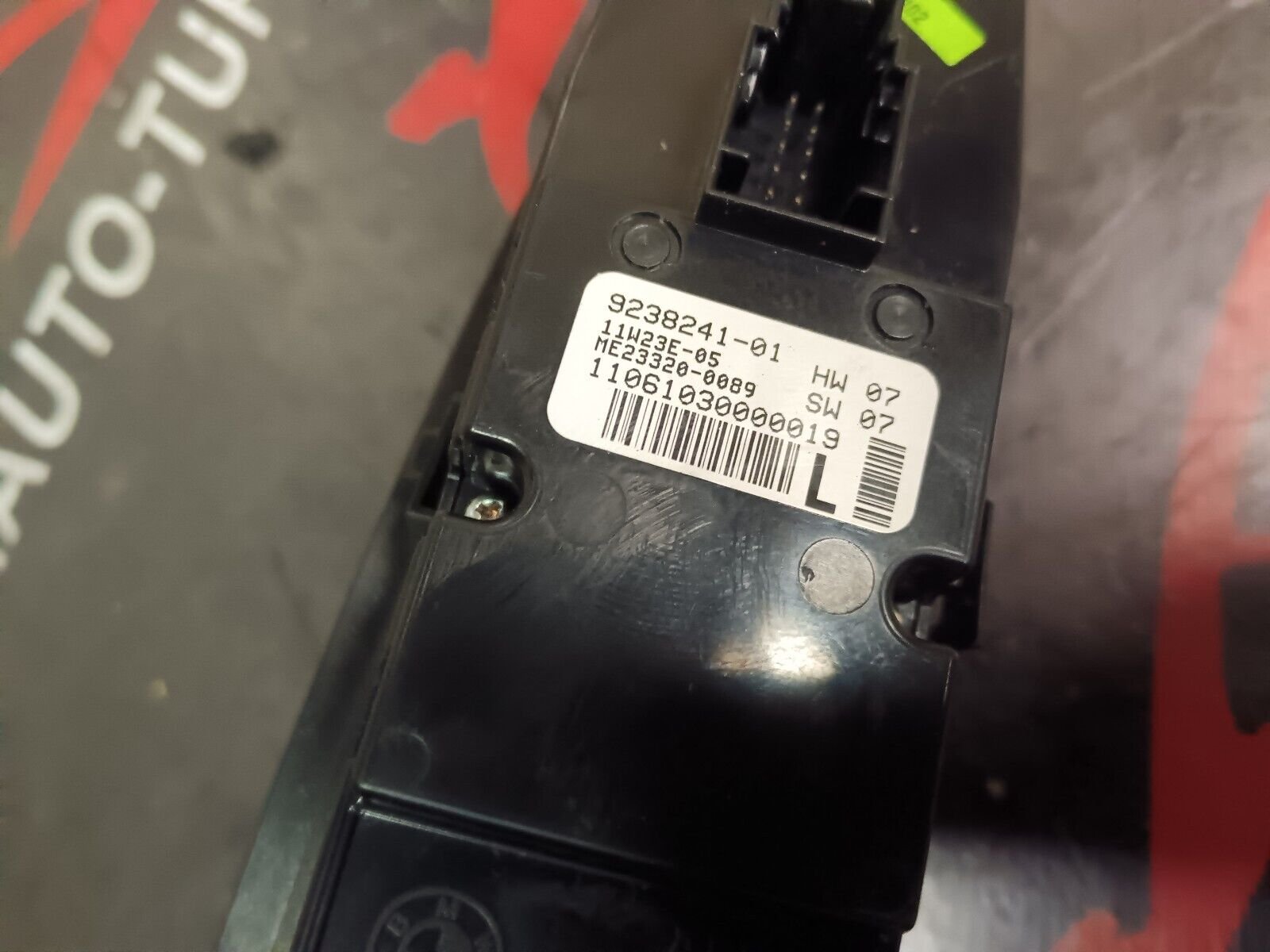 COMMANDE LEVE VITRE AVANT BMW SERIE 5 F10 REFERENCE: 9238241