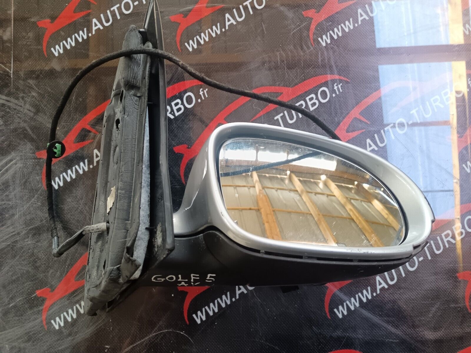 RETROVISEUR DROIT  VOLKSWAGEN GOLF V REFERENCE: 010880