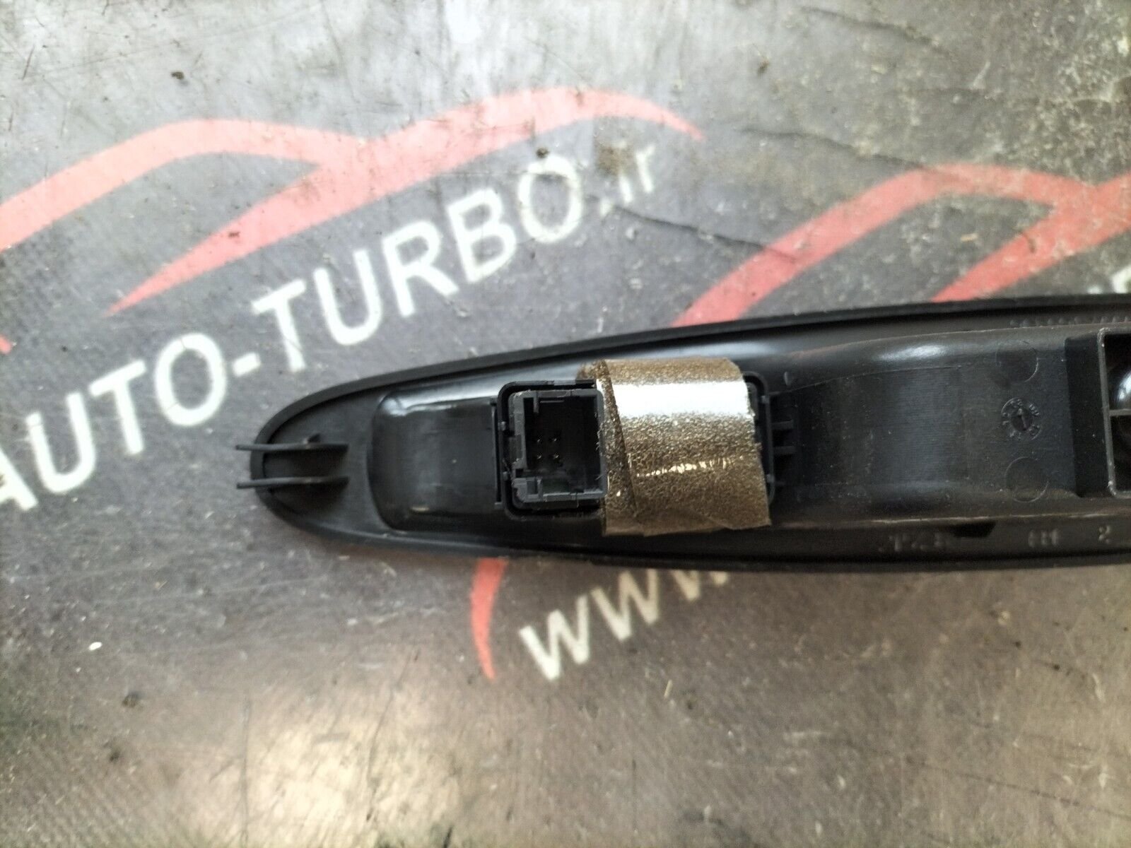 COMMANDE LEVE VITRE ARRIERE GAUCHE  CITROEN C4 9650912777