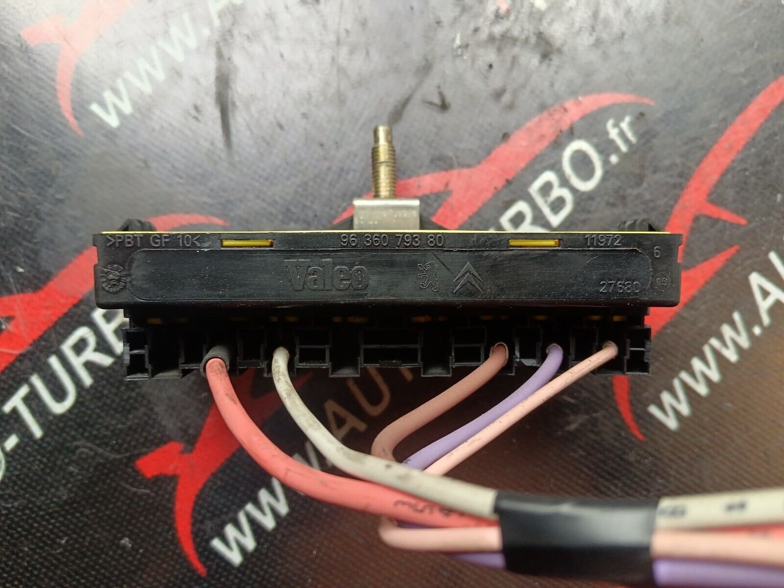 PORTE FUSIBLE CITROEN C4 PICASSO REFERENCE: 605500510