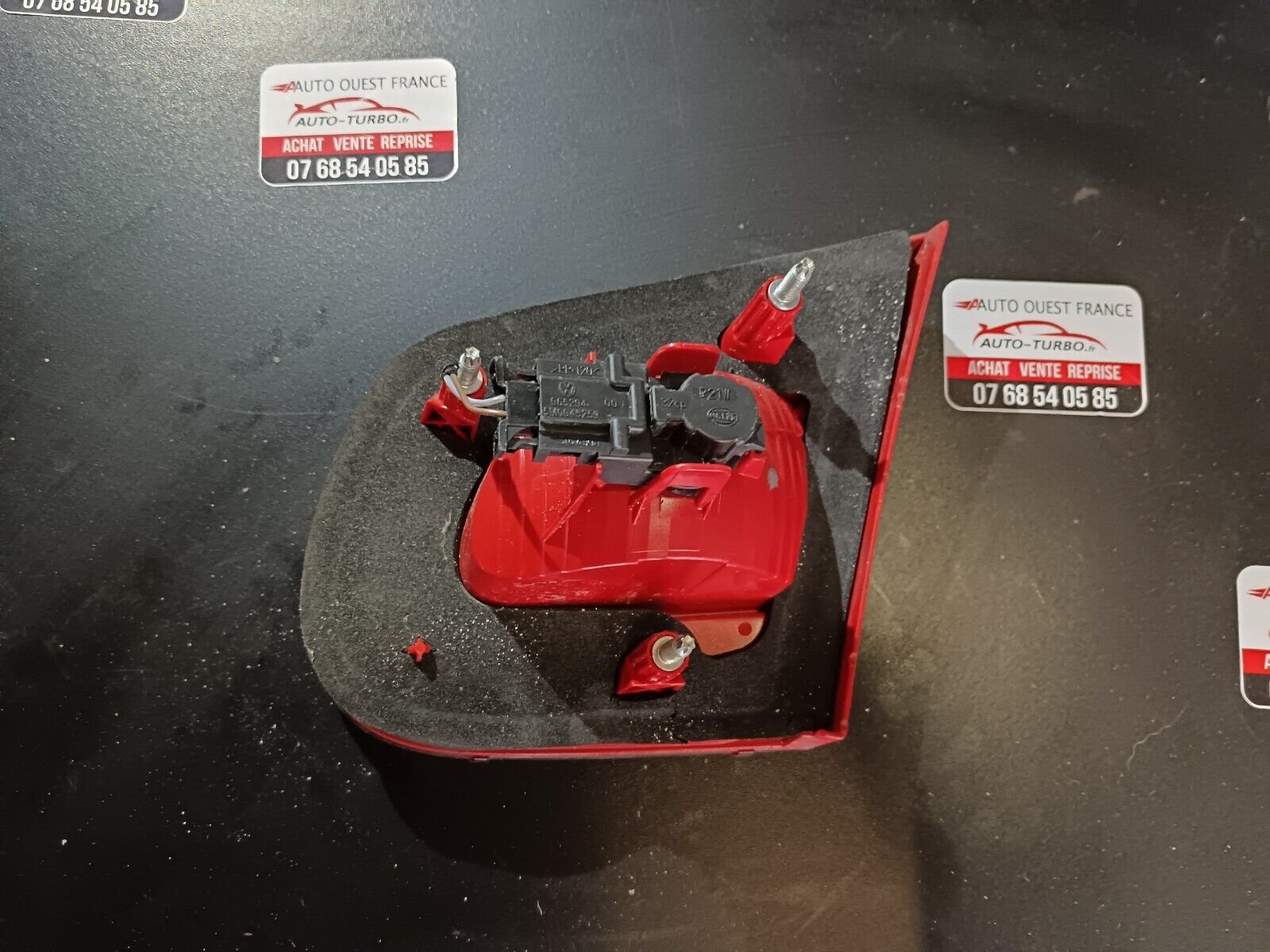 FEU ARRIERE GAUCHE VOLKSWAGEN EOS REFERANCE: 1Q0945094B