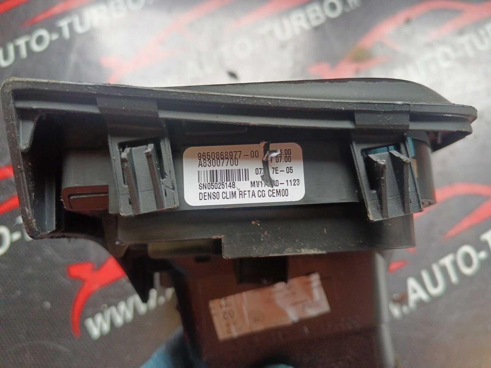 GRILLE DE VENTILATION AVANT GAUCHE C4 PICASSO REFERENCE: 9650868977