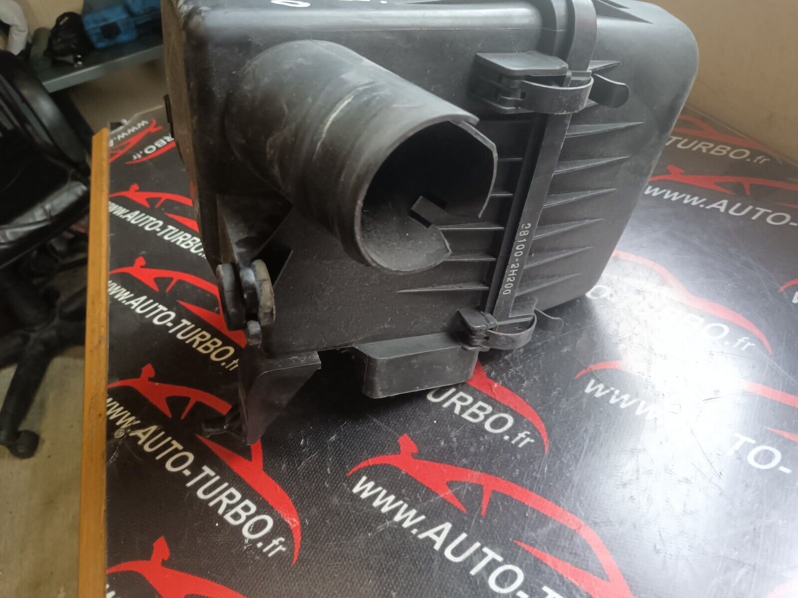 BOITE FILTRE A AIR HYUNDAI i30 1.6CRDI 90CH REFERENCE: 281002H200