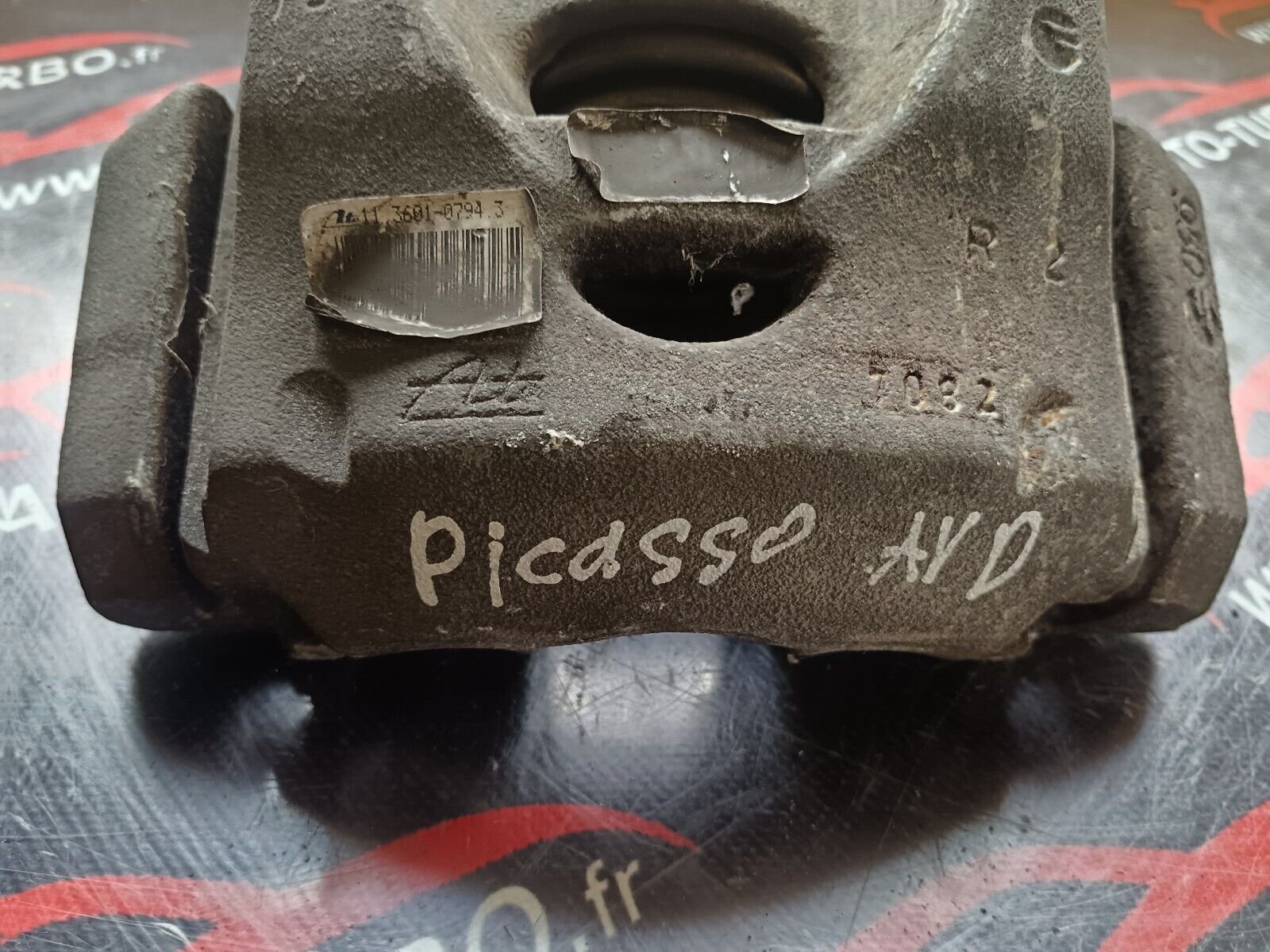 ETRIER DE FRIN AVANT DROIT CITROEN C4 PICASSO REFERENCE: 11360107943