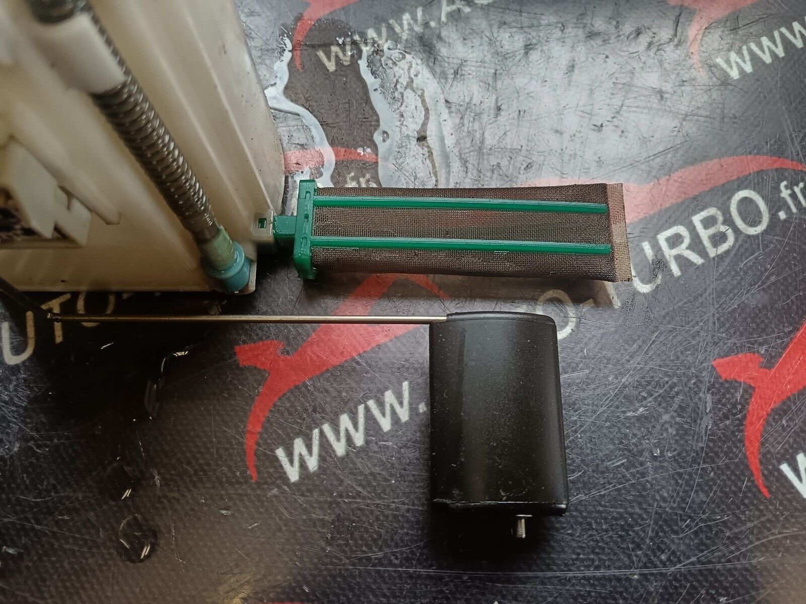 POMPE A GAVAGE HYUNDAI i30 1.6CRDI 90CH REFERENCE: 311101H800