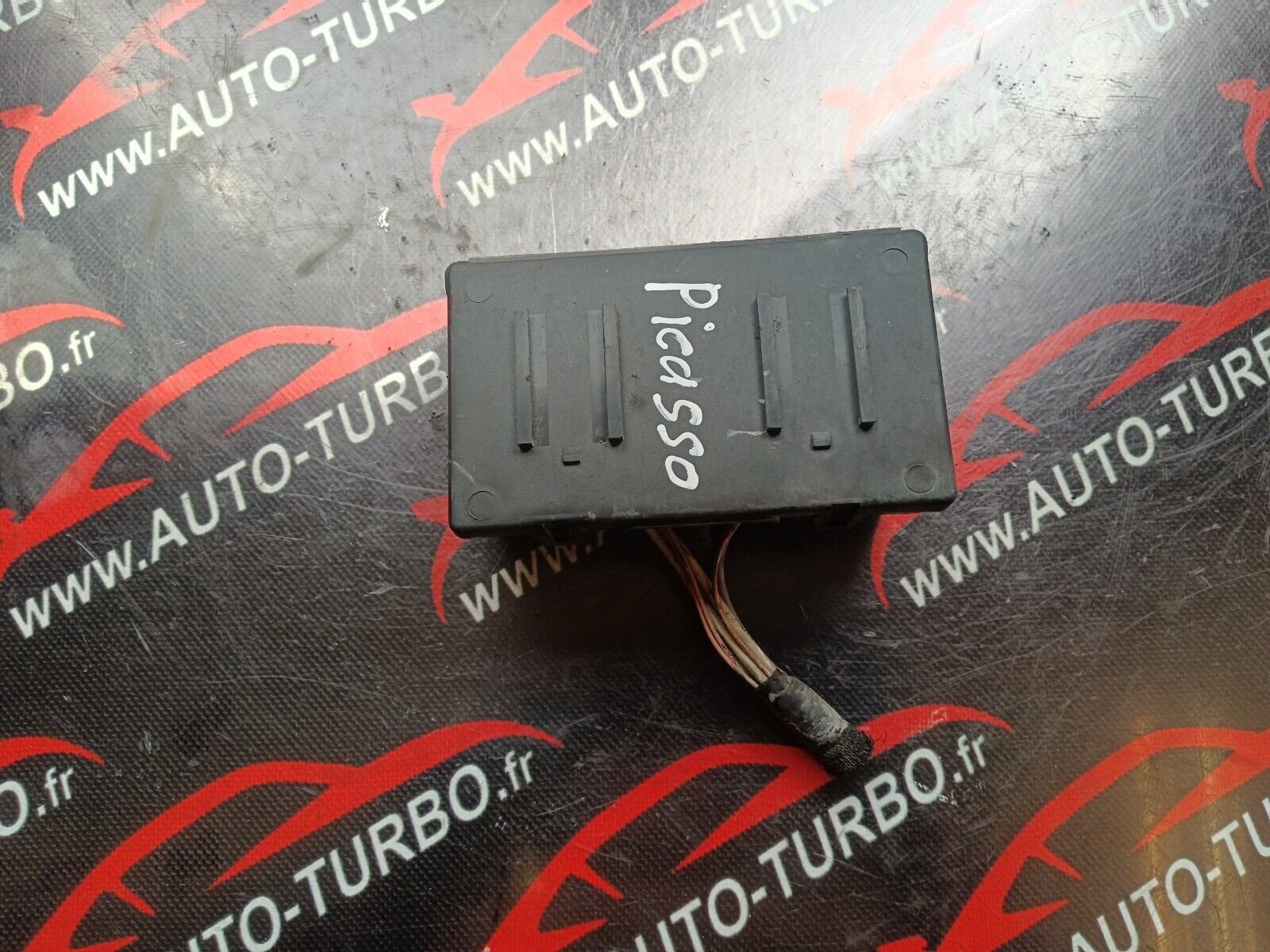 MODULE BOIT A FUSIBLES CITROEN C4 PICASSO REFERENCE: 9663528880
