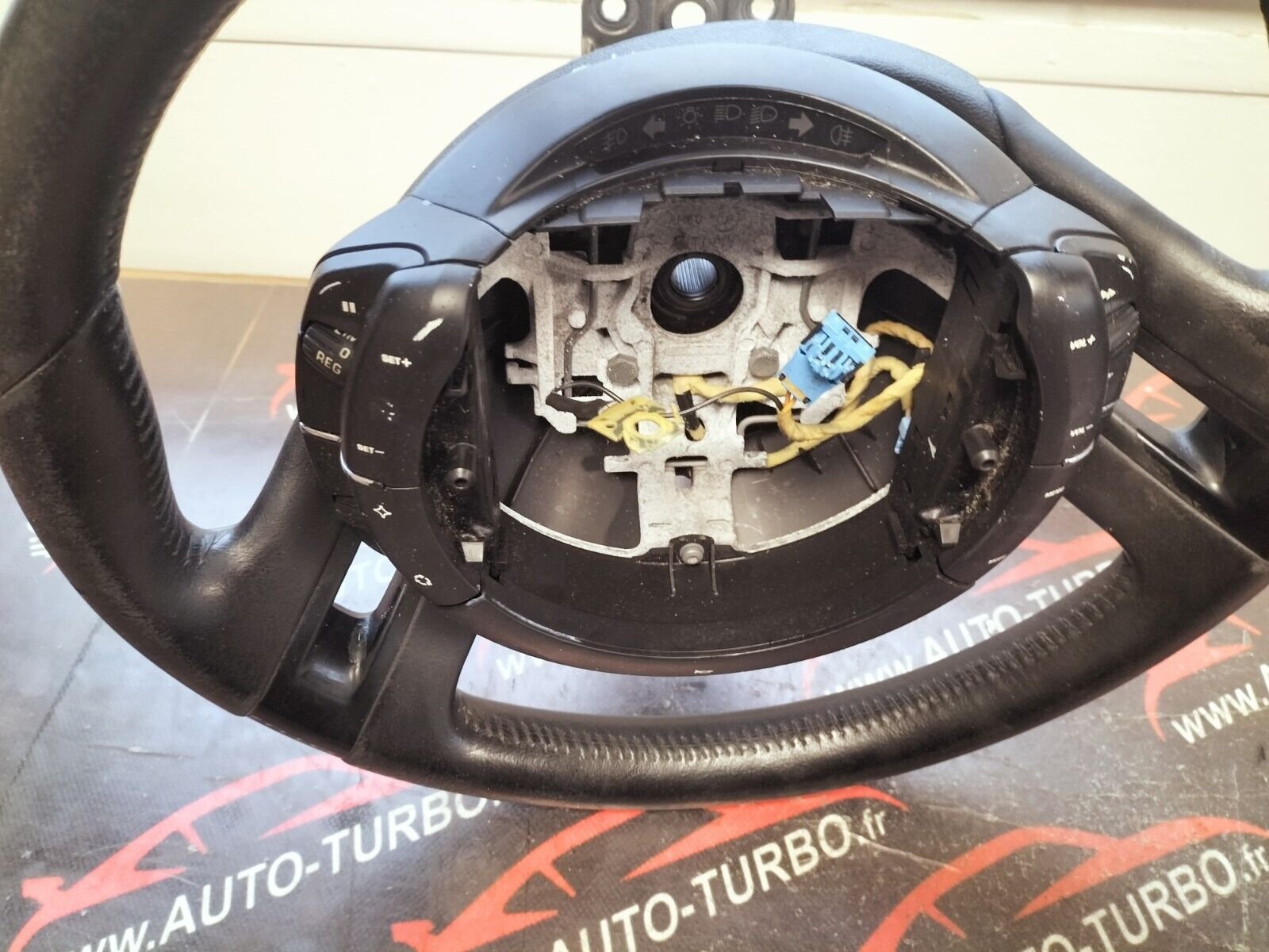 VOLANT MUTIFONCTION CITROEN C4 6041547