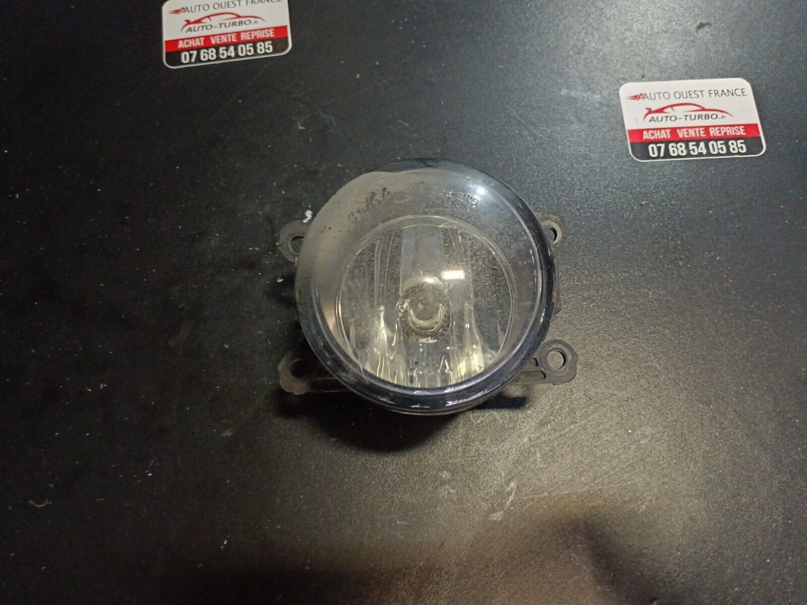 ANTIBROUILLARD AVANT DROIT CITROEN C4 REFERENCE: 89210094