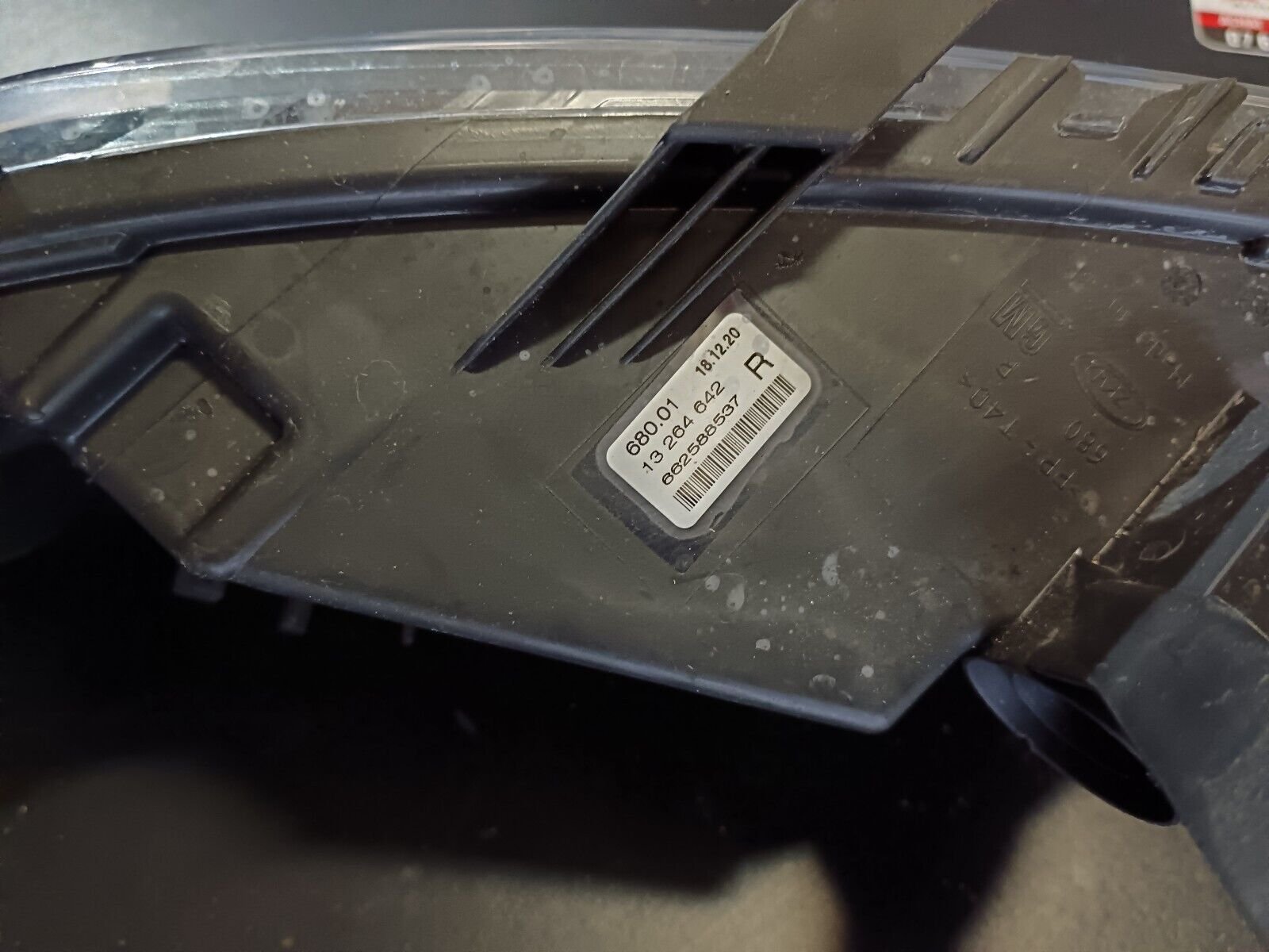 FEU ANTIBROUILLARD AVANT DROIT OPEL ASTRA J REFERENCE:  662588537