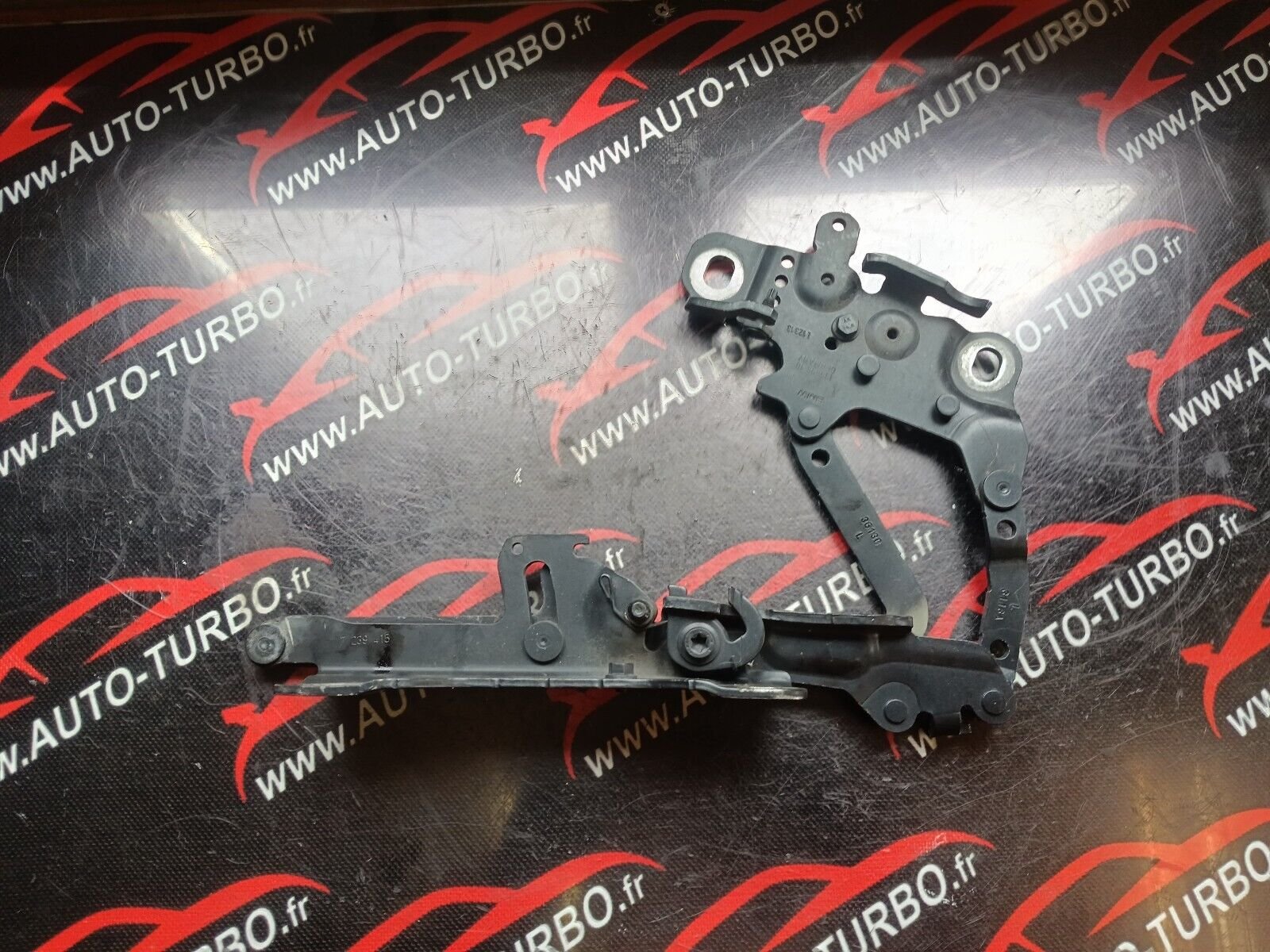 CHARNIERE CAPOT GAUCHE BMW 328i GT REFERENCE: 7239415