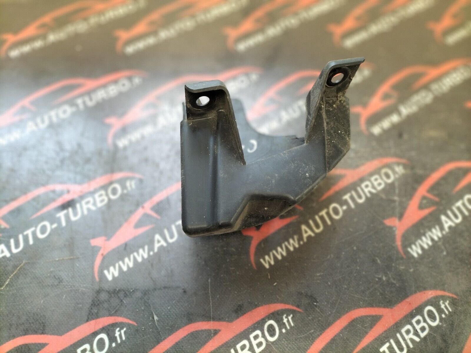 SUPPORT GAUCHE PARE CHOC ARRIERE  CITROEN C4 9652703580B