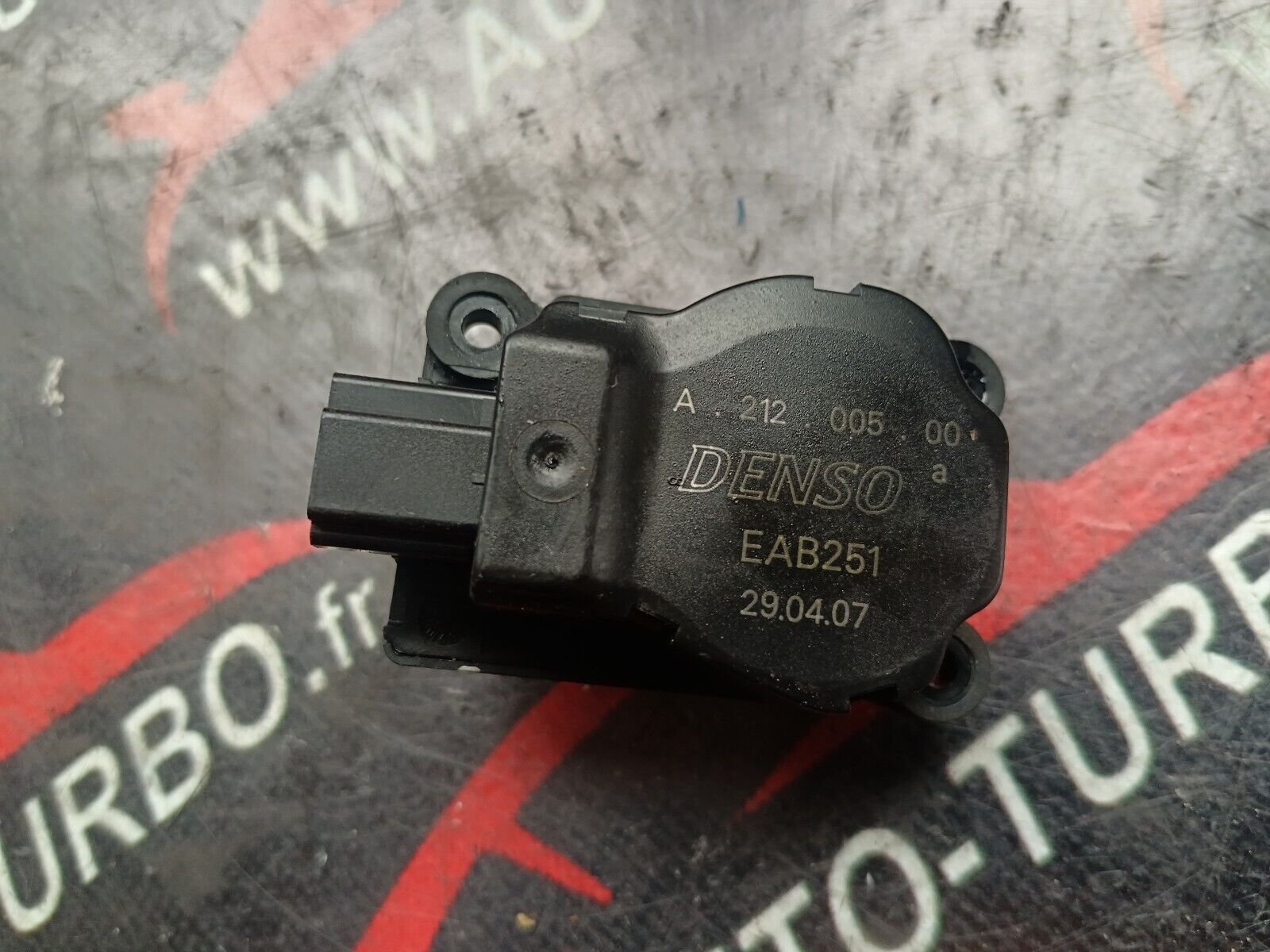 SERVO MOTEUR ACTIONNEUR CITROEN C4 PICASSO REFERENCE: EAB251