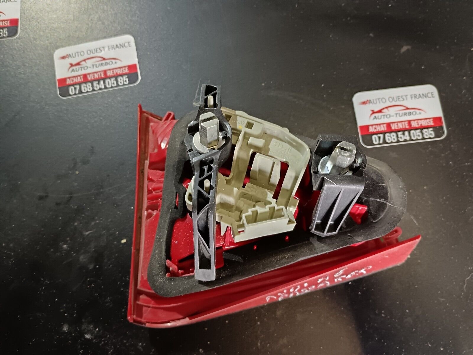 FEU ARRIERE DROIT  DE HAYON AUDI A5 REFERENCE: 8T0945094