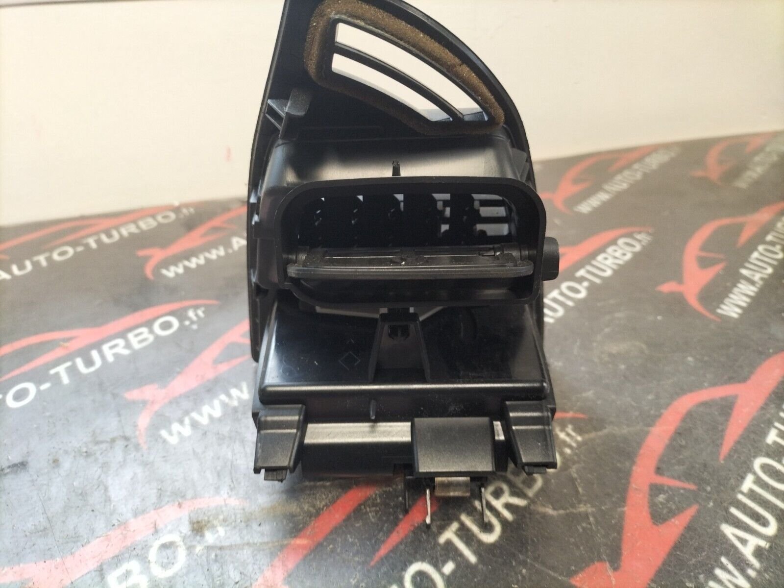 GRILLE  DE VENTILATION  AVANT DROITE CITROEN C4 9646337977