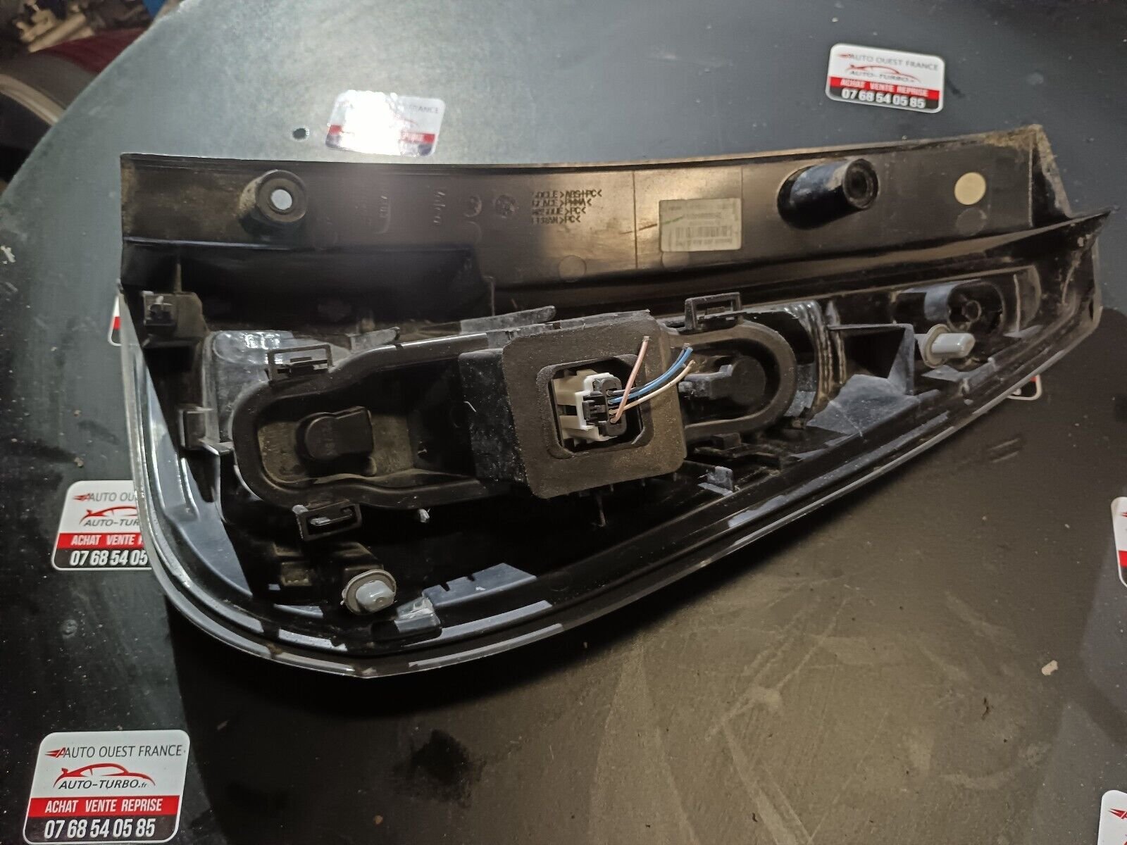 FEU ARRIERE GAUCHE SCENIC 3 REFERANCE: 265558940