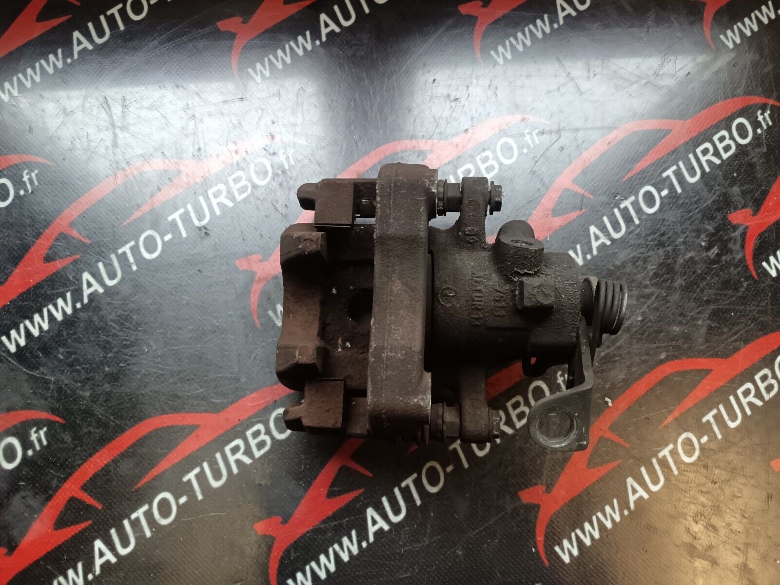 ETRIER ARRIERE DROIT CITROEN C4 COUPE REFERENCE: 9670366080