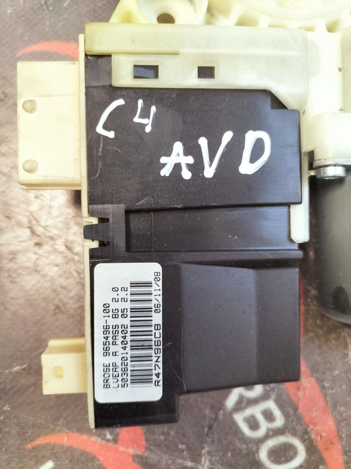 MOTEUR LEVE VITRE AVANT DROITE CITROEN C4  9681574880