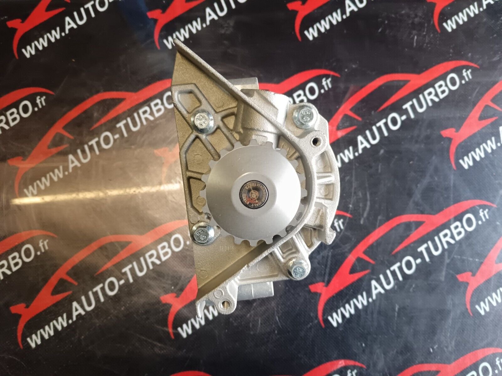 KIT DISTRIBUTION AVEC LA POMPE PEUGEOT 307cc 2.0 16V  136CH ESSENCE