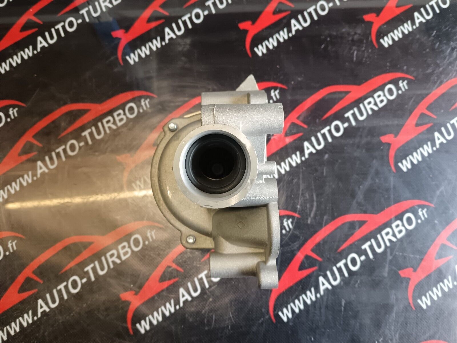 KIT DISTRIBUTION AVEC LA POMPE PEUGEOT 307cc 2.0 16V  136CH ESSENCE