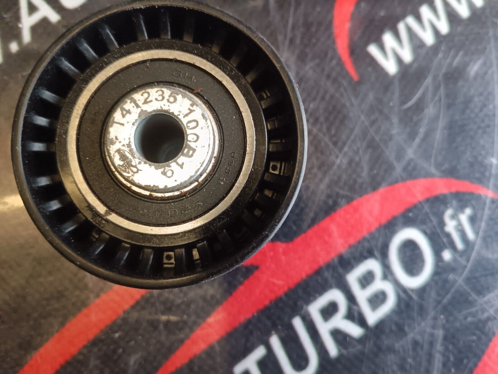 KIT DISTRIBUTION AVEC LA POMPE PEUGEOT 307cc 2.0 16V  136CH ESSENCE