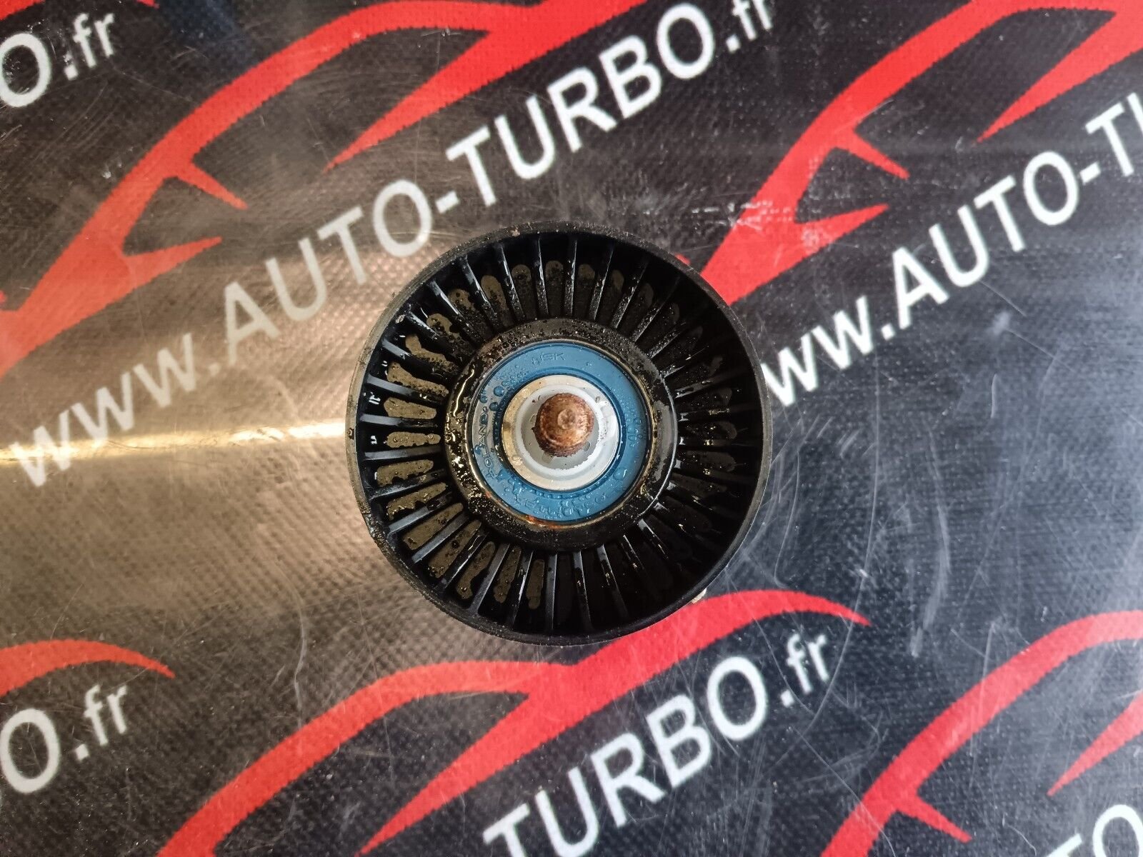 KIT DISTRIBUTION AVEC LA POMPE PEUGEOT 307cc 2.0 16V  136CH ESSENCE