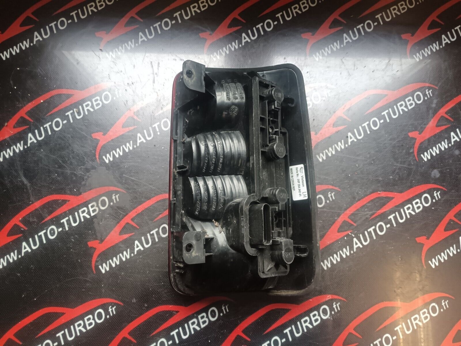 FEUX ARRIERE GAUCHE VOLKSWAGEN CADDY REFERENCE: 4VEX13451