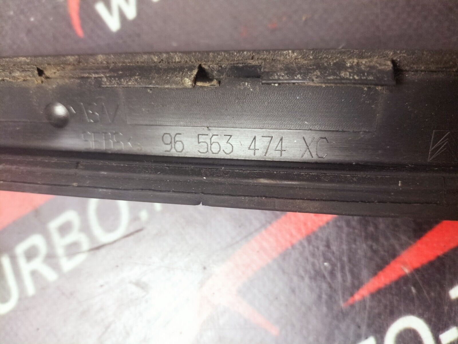 BAIE DE PARE BRISE CITROEN C4 1.6 HDI 110 CH 96563474XC