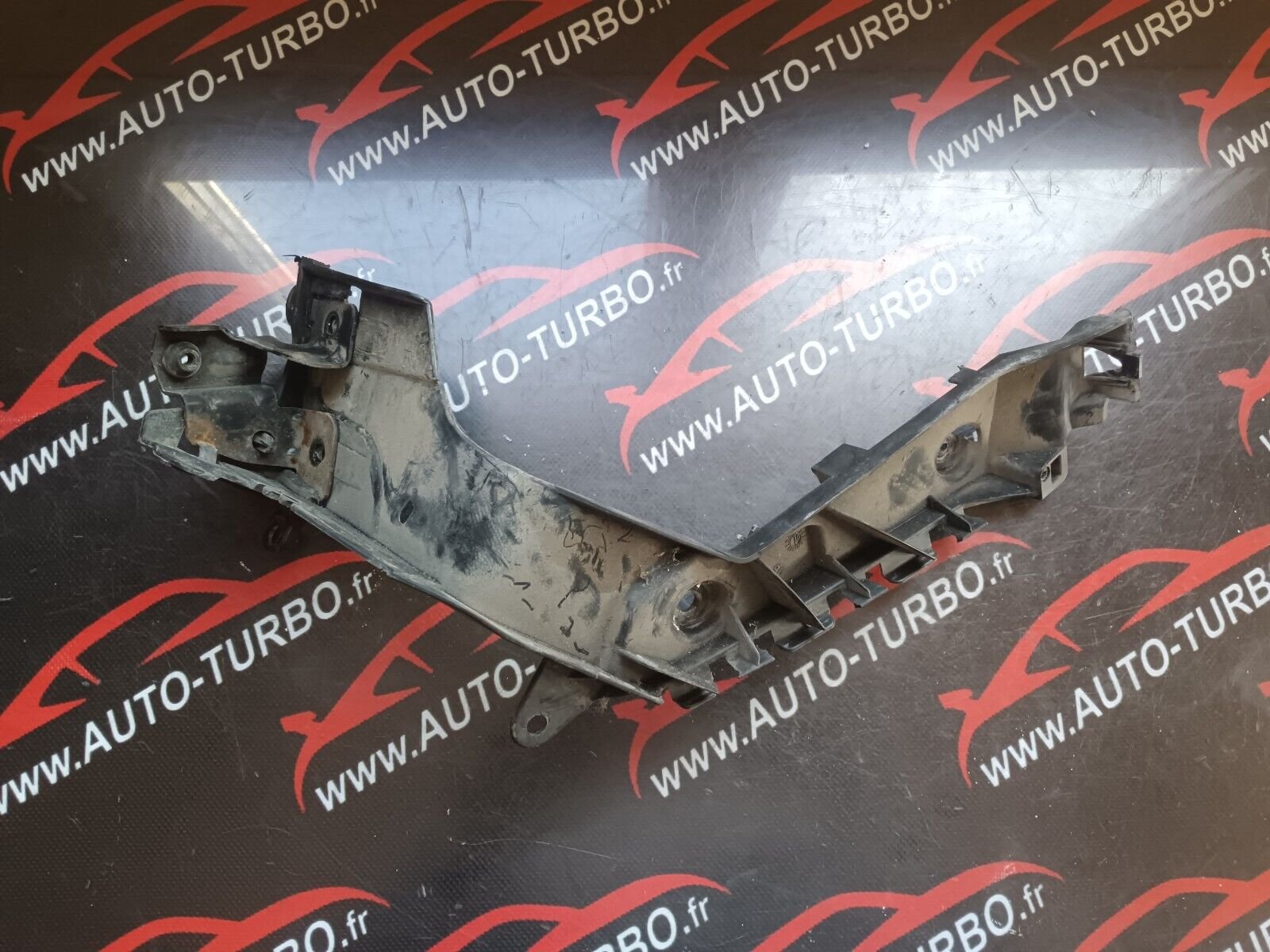 SUPPORT PARE CHOC ARRIERE GAUCHE SCENIC 2 REFERENCE: 8200156748