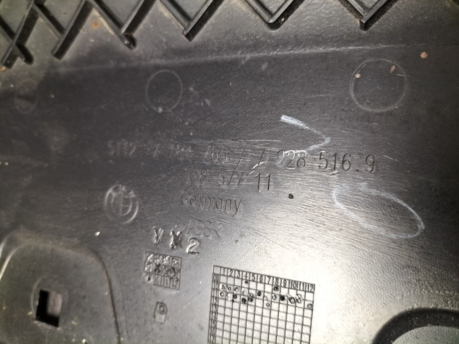 CACHE INFERIEUR CENTRAL DE PARE CHOC ARRIERE BMW SERIE 5 F10 5112 7184765