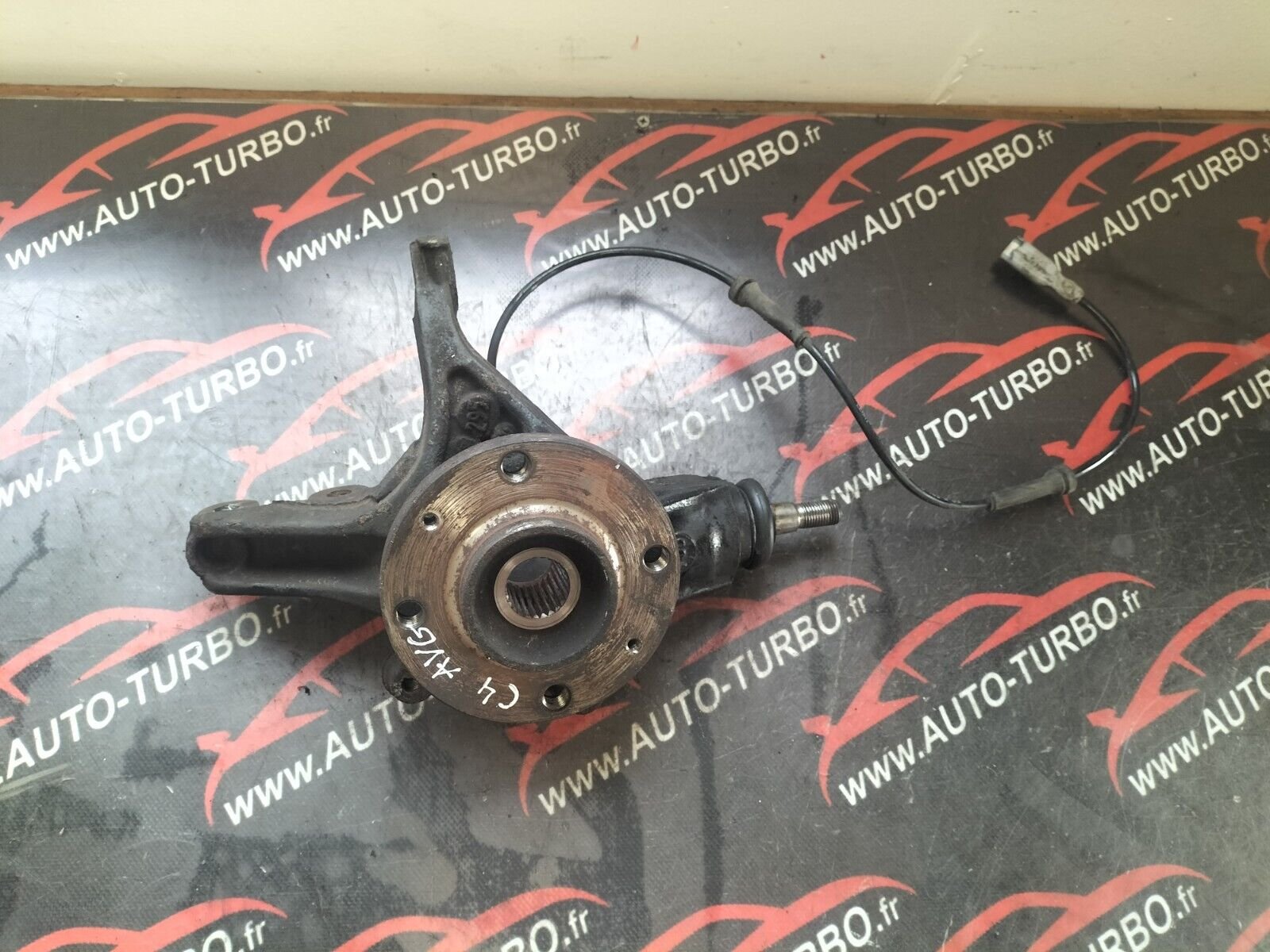 MOYEAU AVANT GAUCHE CITROEN C4 1.6 HDI 110 CH