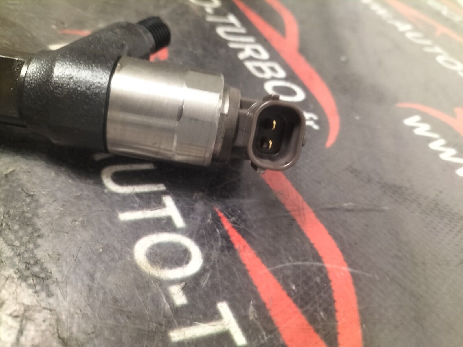 INJECTEUR DIESEL OPEL MOKKA/ZAFIRA/INSIGNIA/MERIVA 1.6 CDTI LVL 55570012 DENSO