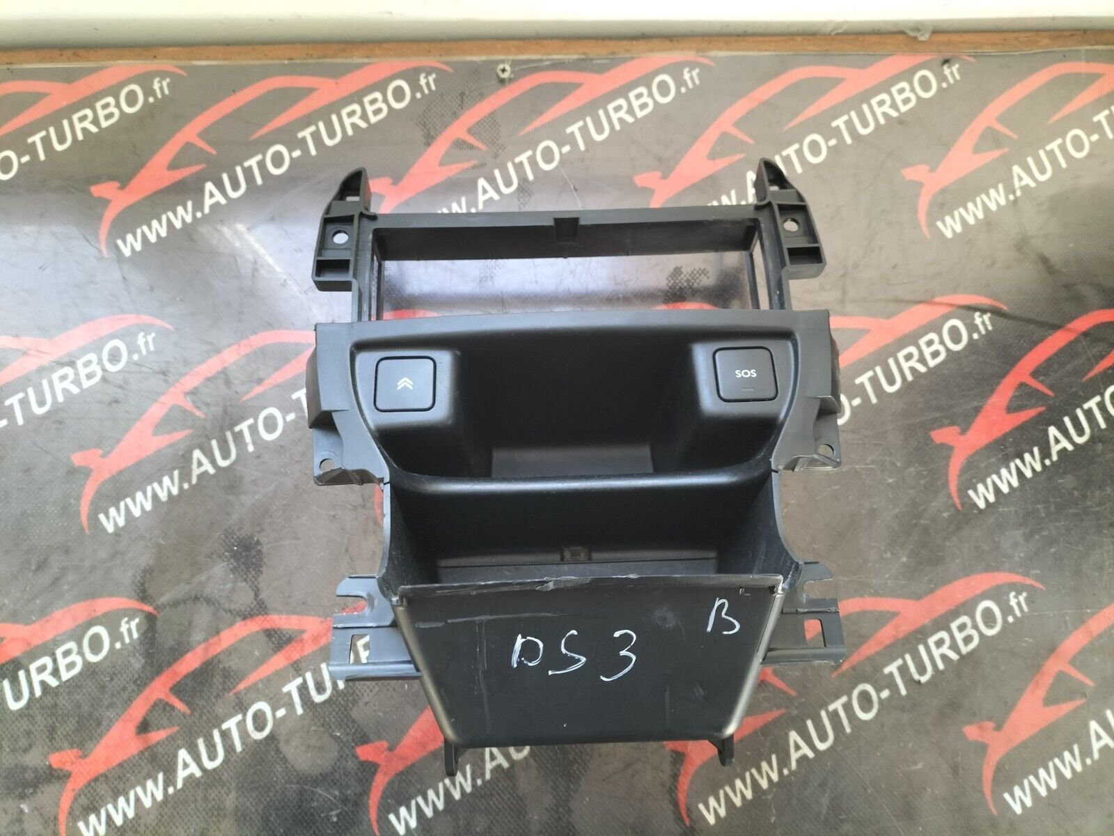 CONSOLE CENTRALE  CITROEN DS3 FIXATION RADIO BOUTONS SOS