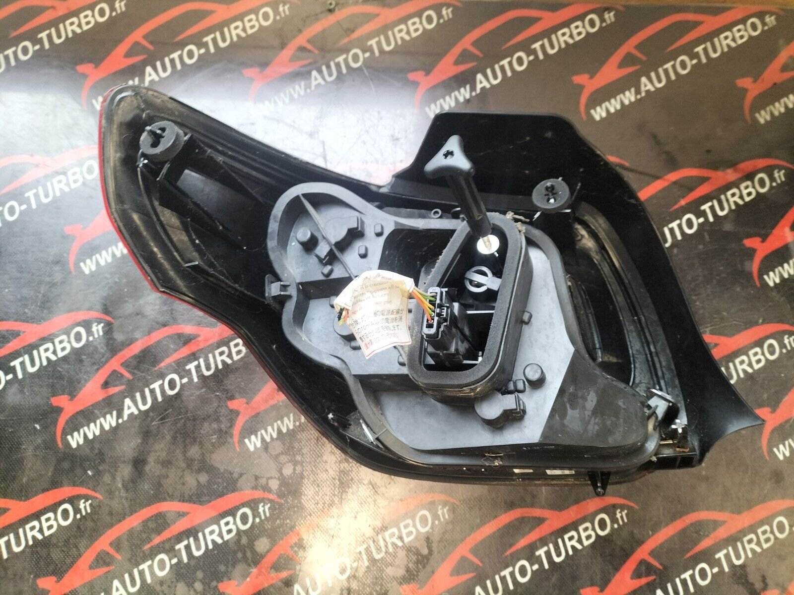 FEUX ARRIERE DROITE CITROEN DS3  9683115380 HELLA 2VA35467502