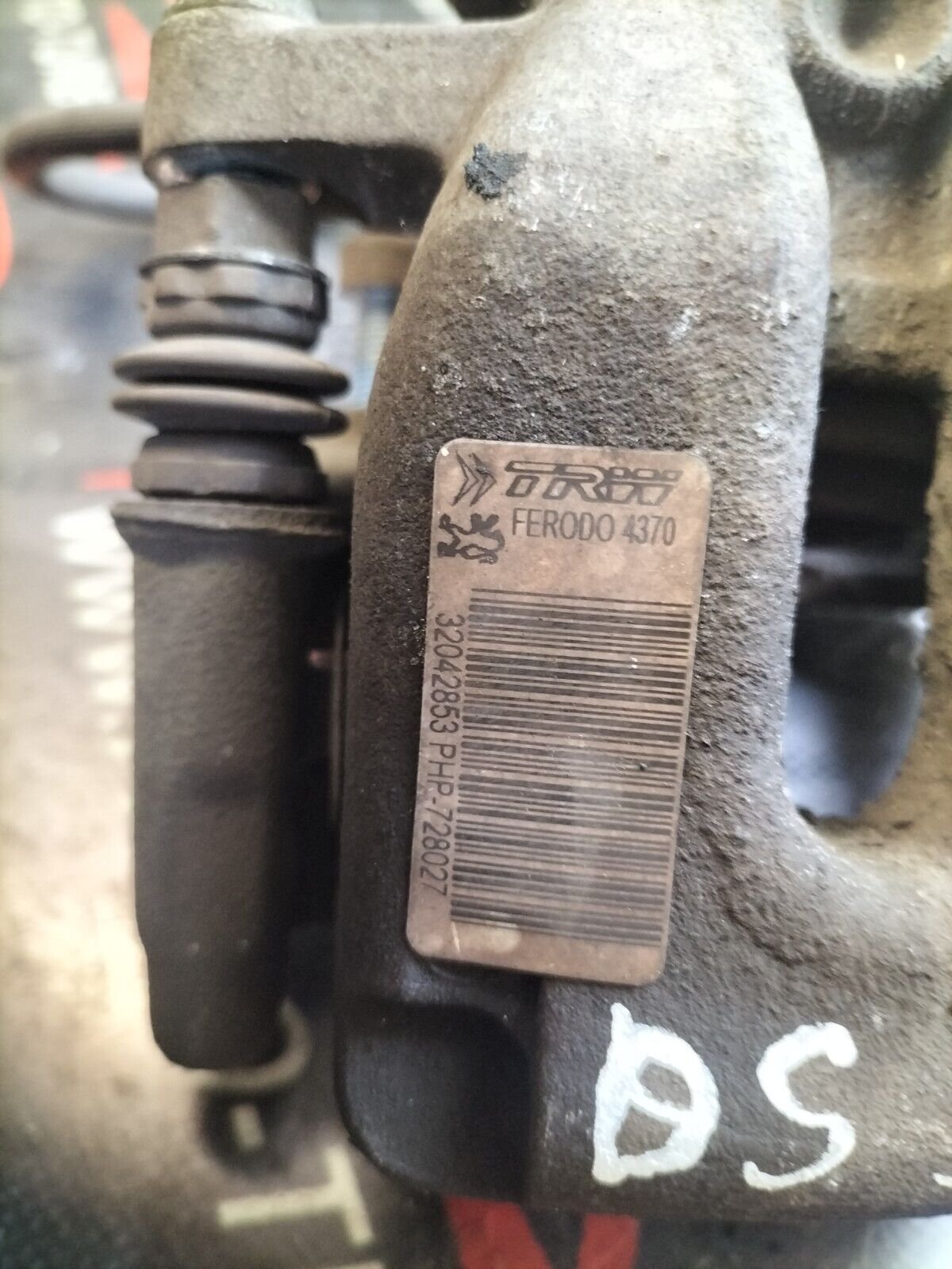 ETRIER DE FREIN ARRIERE GAUCHE CITROEN DS3  1.6 THP  FER0D04370