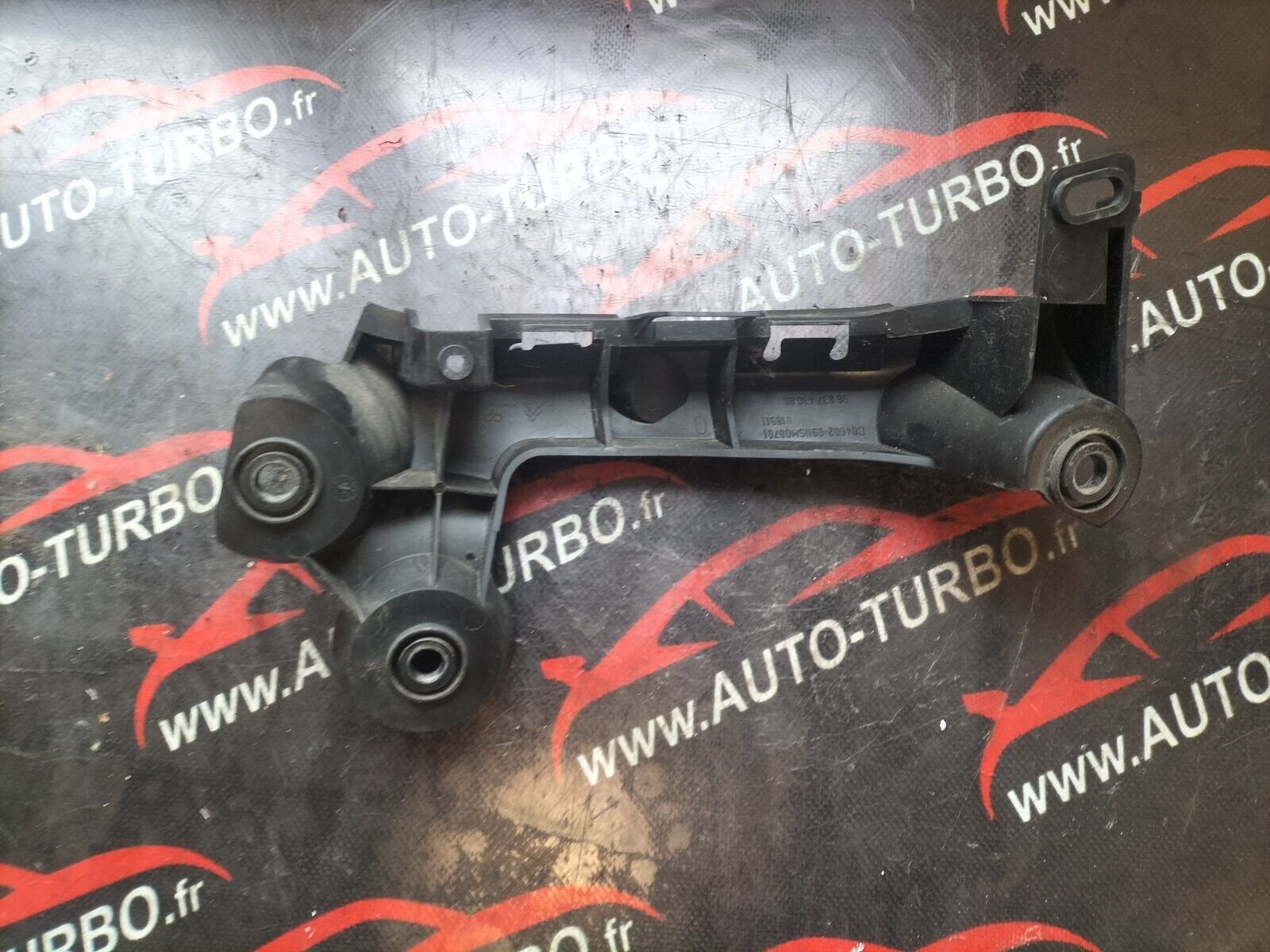 SUPPORT FIXATION  PARE CHOC ARRIERE GAUCHE   CITROEN DS3  1.6 THP  9683743080