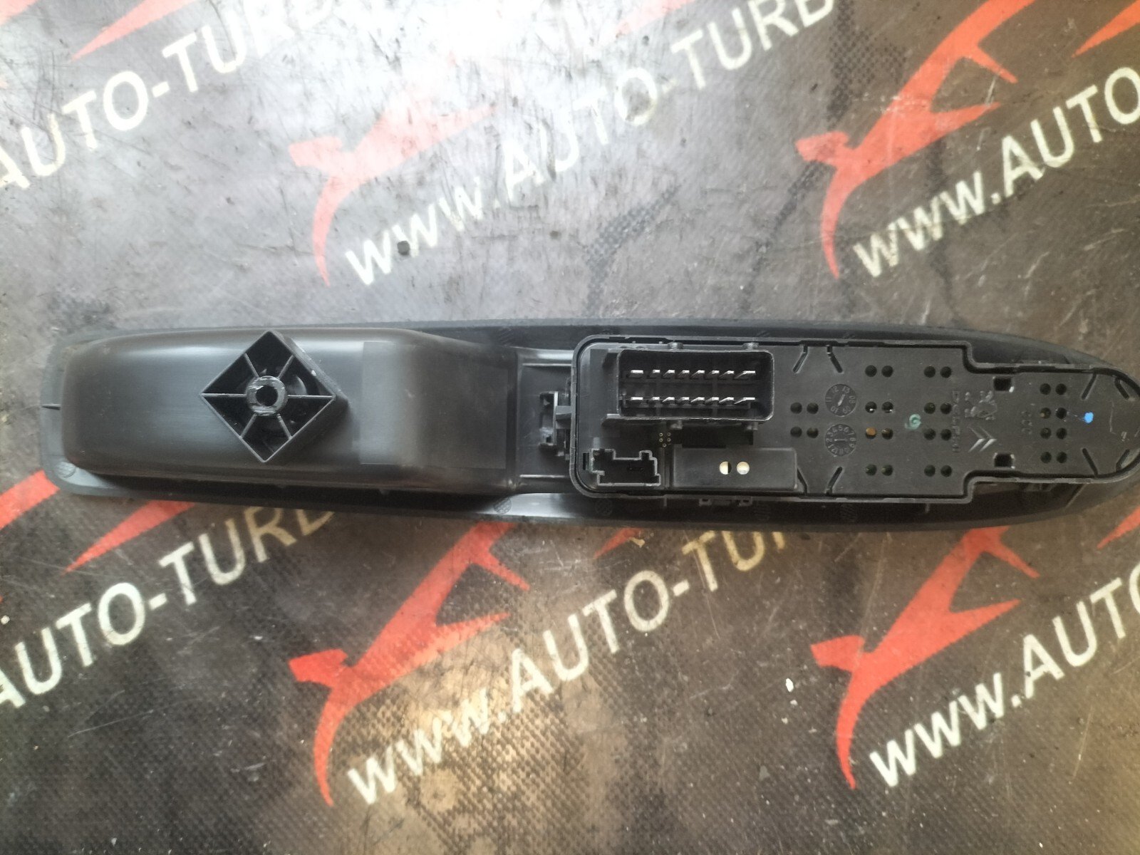 COMMANDES LEVE VITRE RETROVISEURS CITROEN DS3  1.6 THP  156 CH 96652234XT