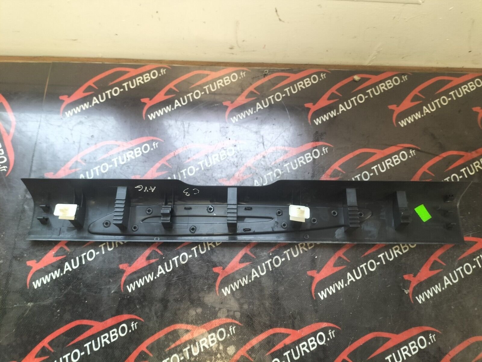 GARNITURE SEUIL DE PORTE AVANT GAUCHE CITROEN DS3  1.6 THP  156 CH 9686604277OR