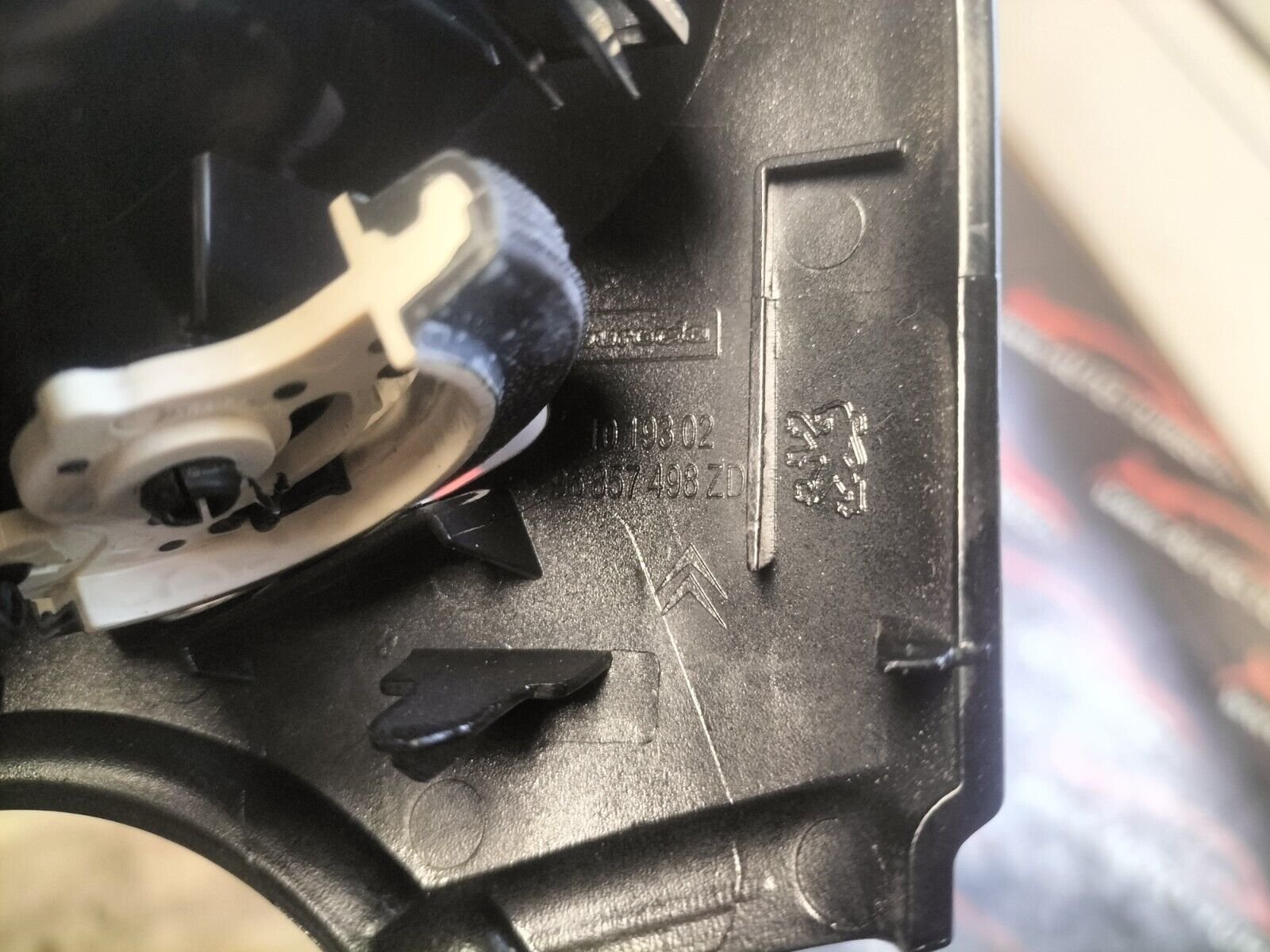 AERATEUR GAUCHE  CITROEN DS3  1.6 THP  156 CH 96857498ZD