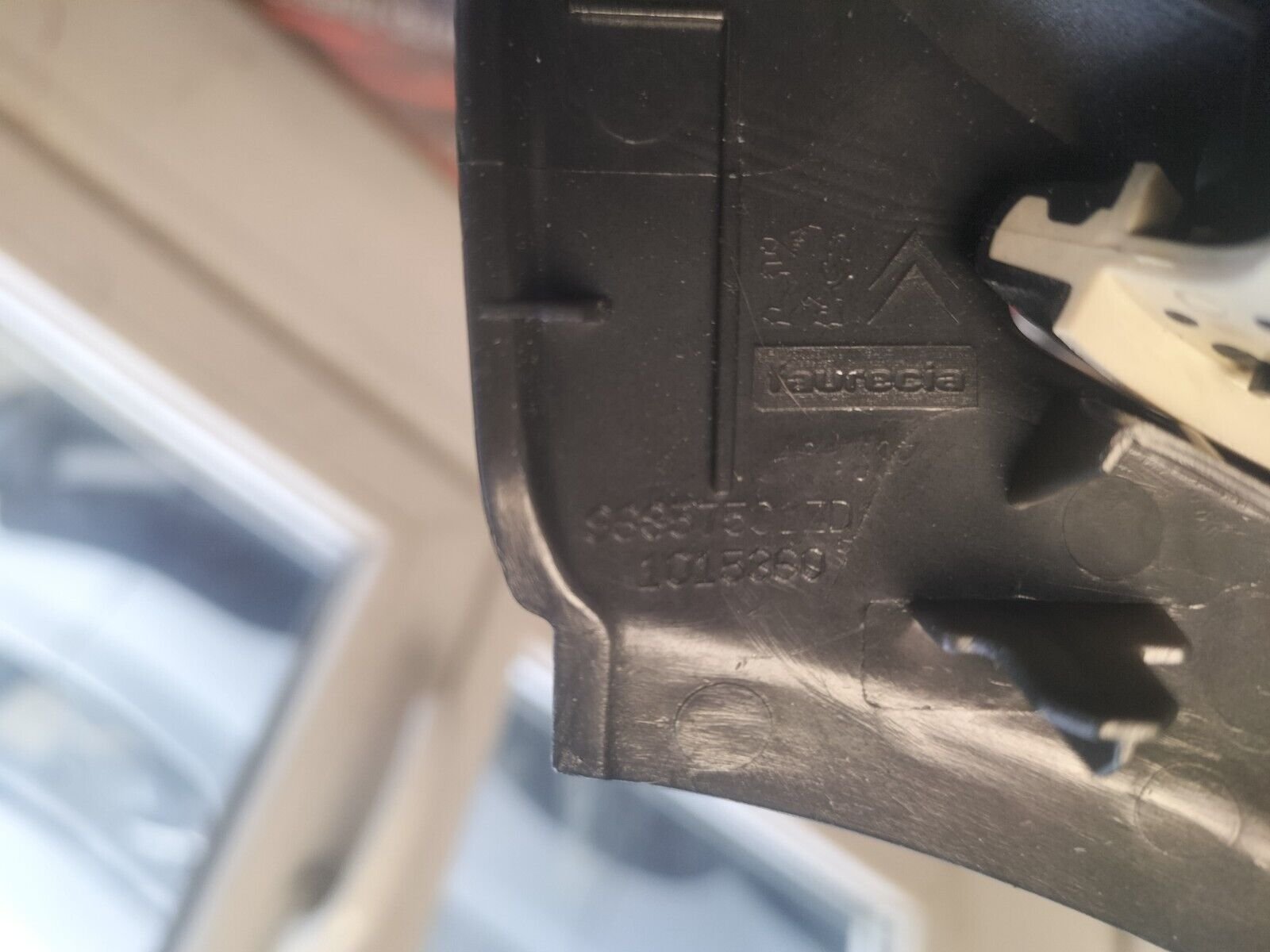 AERATEUR DROITE  CITROEN DS3  1.6 THP  156 CH 1015360