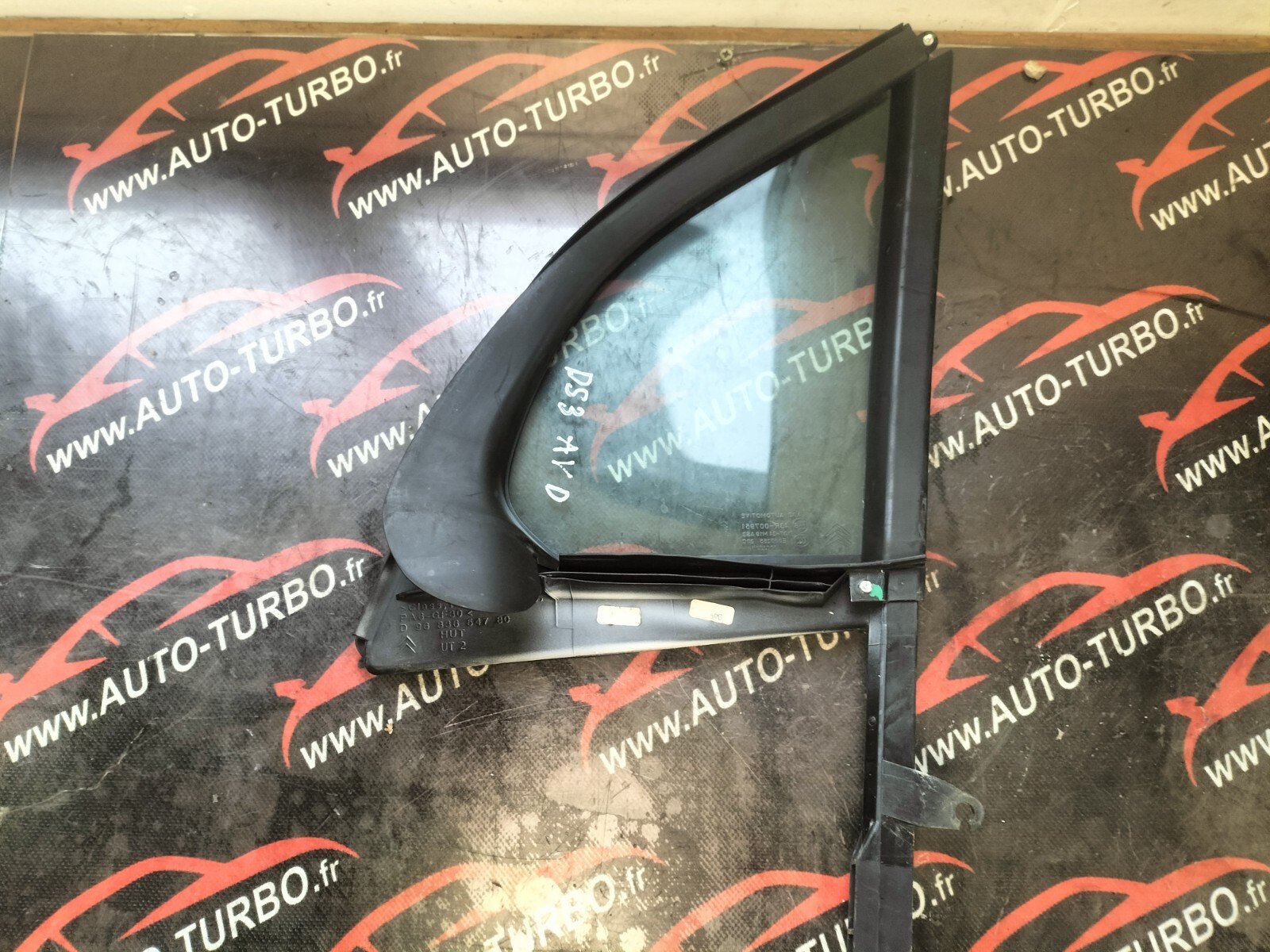 CUSTODE AVANT DROITE  CITROEN DS3  1.6 THP  9683654780