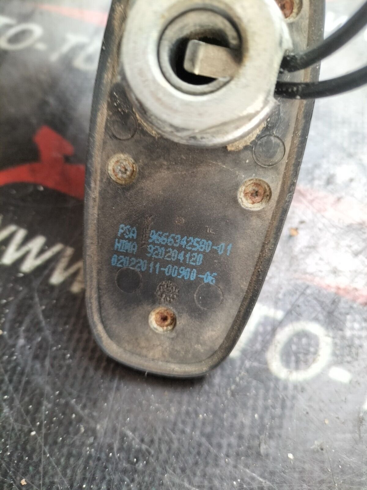 ANTENNE RADIO CITROEN DS3 1.6 THP 9666342580