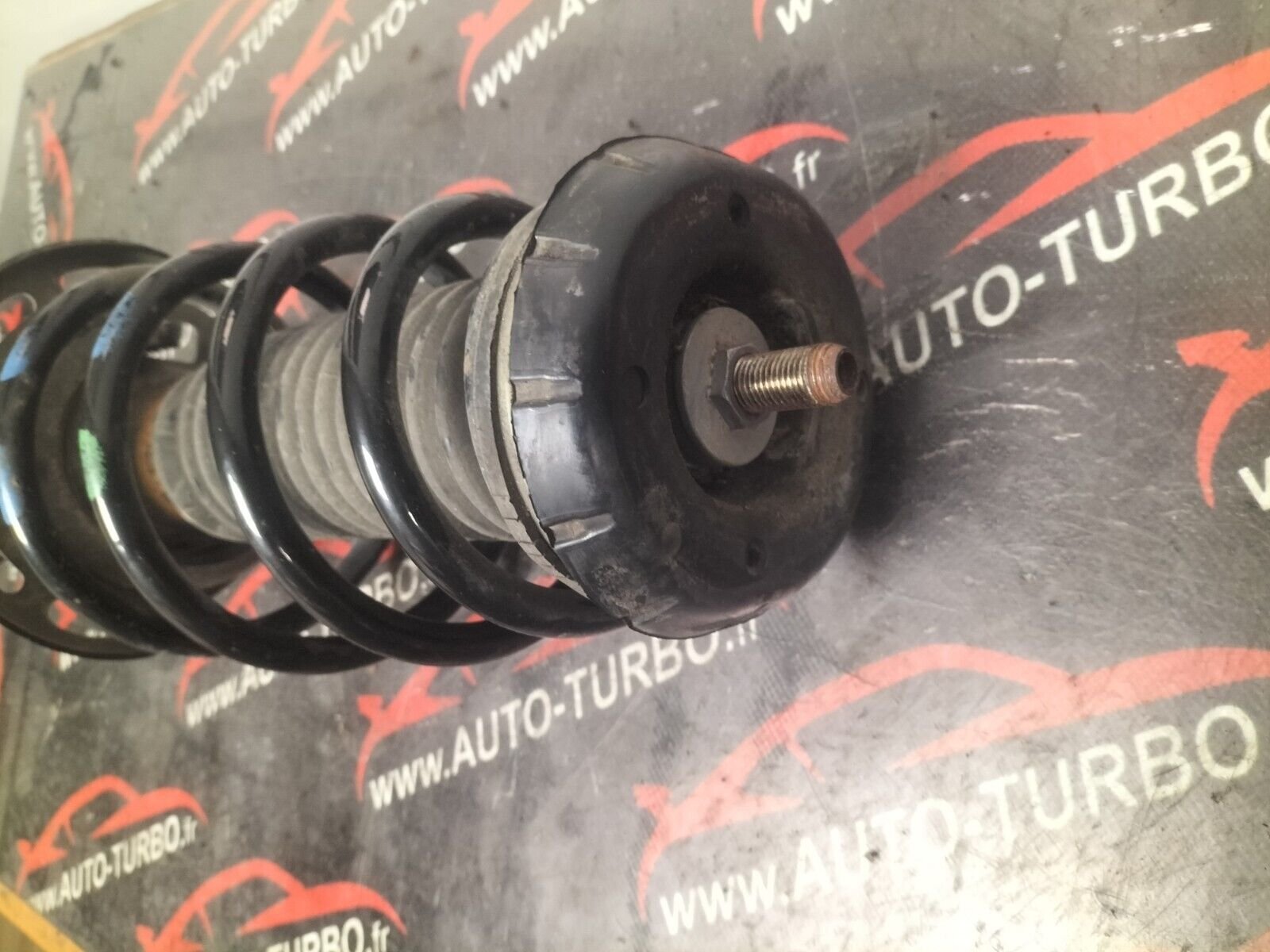 AMORTISSEUR AVANT GAUCHE CITROEN DS3 .  1.6 THP 156 CH . 9671325980