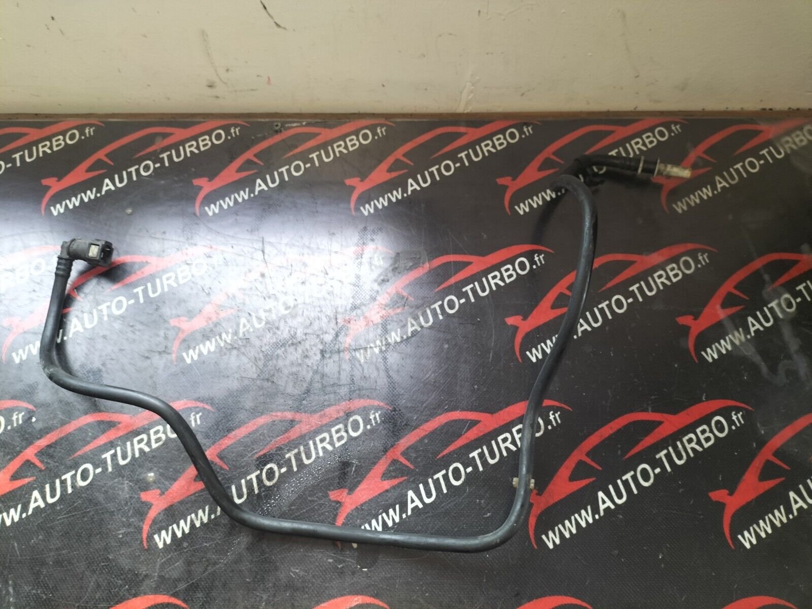 TUYAU  ALIMENTATION GASOIL  PEUGEOT CITROEN  1.6 HDI